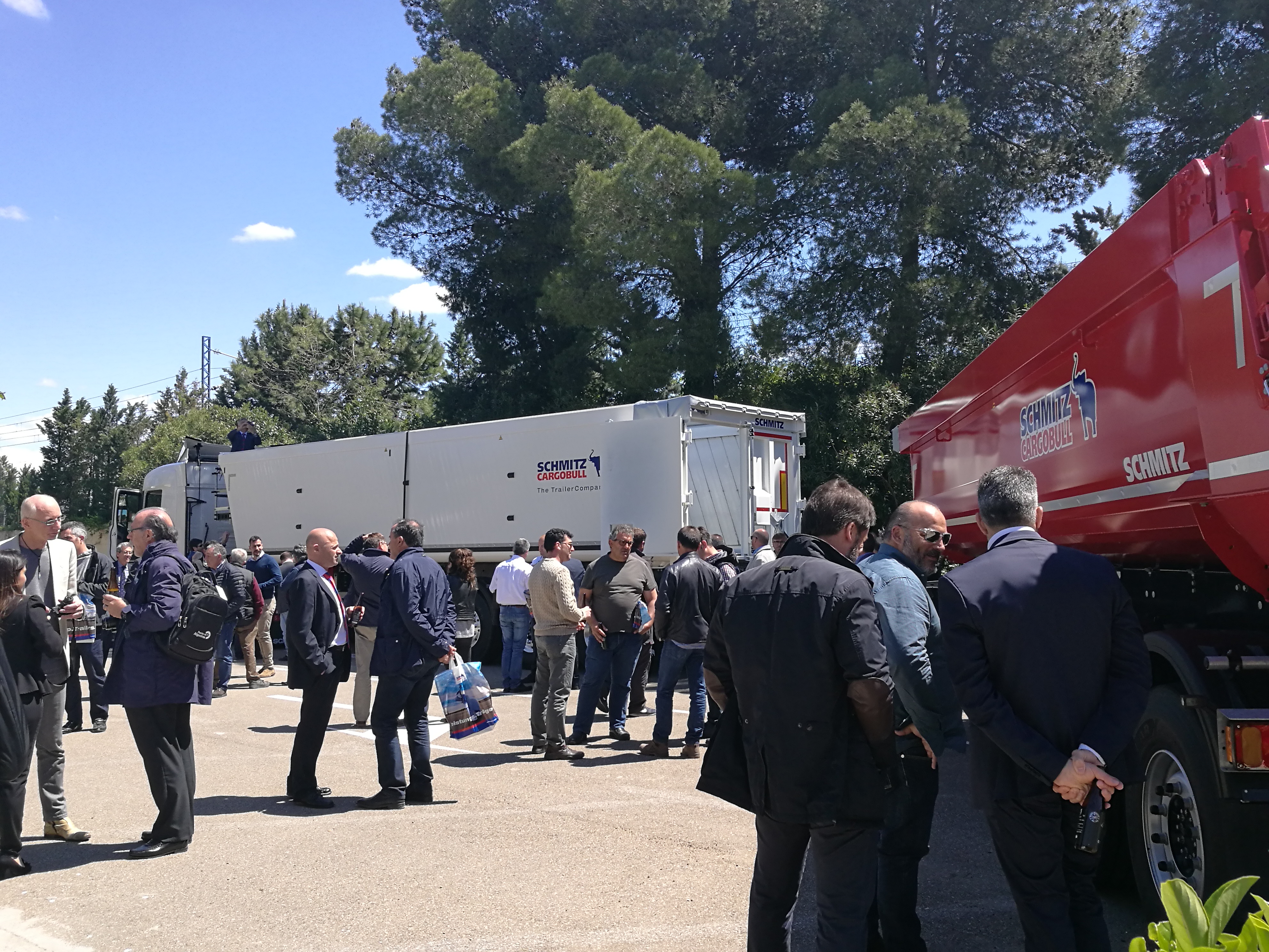 Bañeras basculantes: nuevo reto de Schmitz Cargobull en España