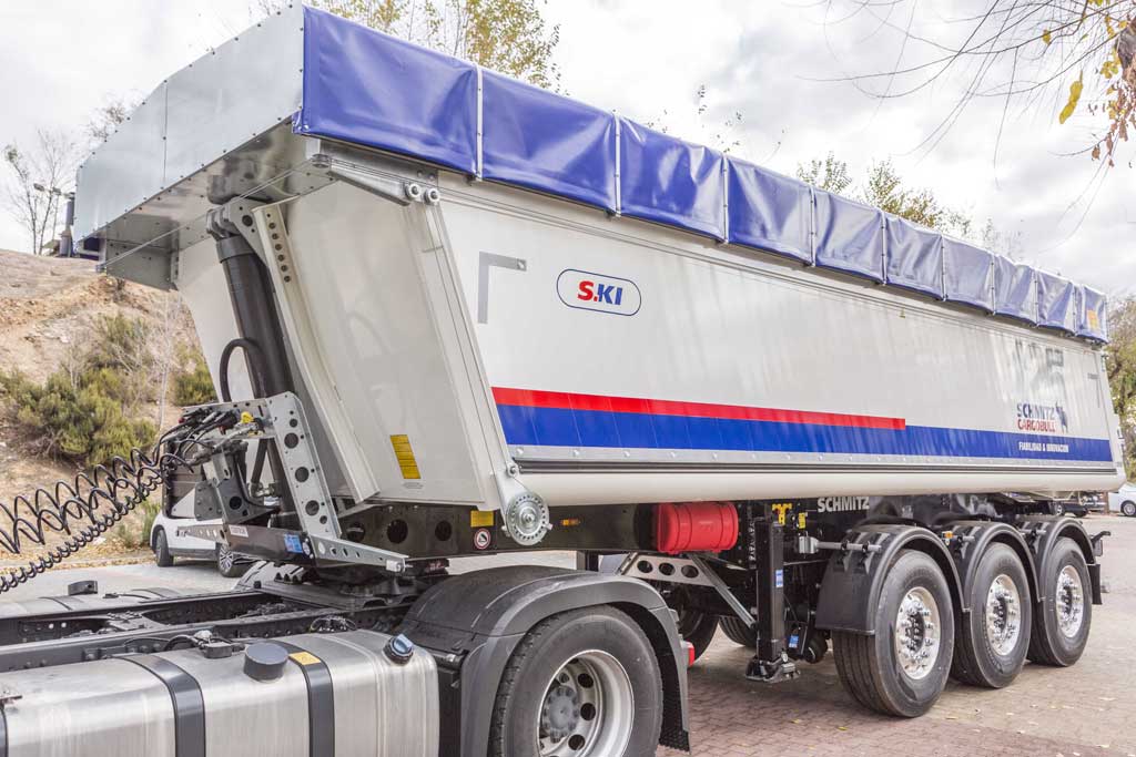 Cargobull presenta sus semirremolques basculantes en Madrid