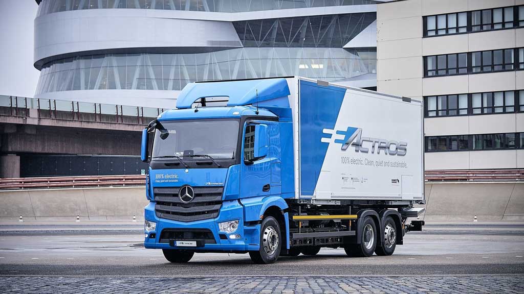 Dachser y Mercedes-Benz ponen en circulación el primer camión 100% eléctrico