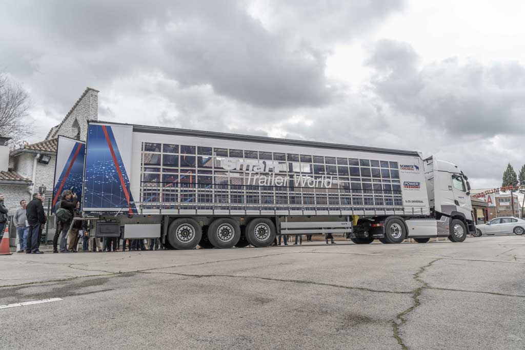 Schmitz Cargobull lanza el semirremolque de lona Power Curtain