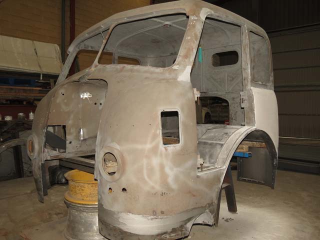 Transportista y restaurador Pegaso mofletes y Ebro