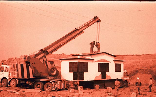 Curioso modo de convertir un Pegaso en vivienda móvil.