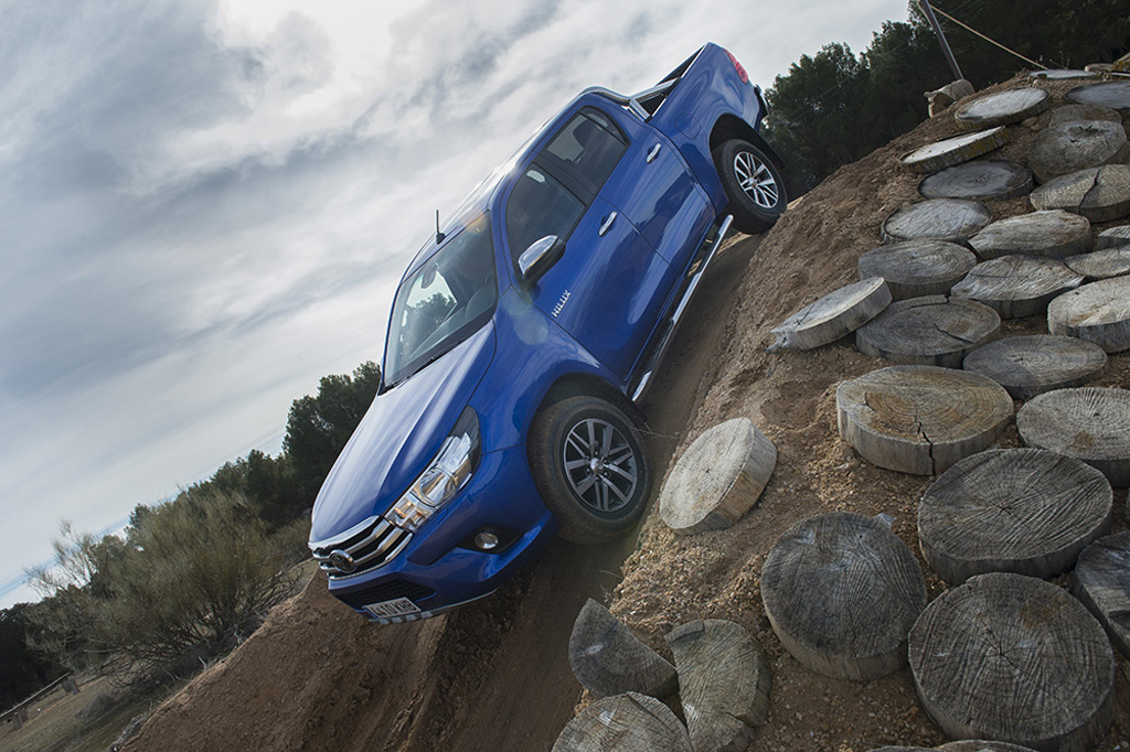 Toyota Hilux, el todoterreno 100%