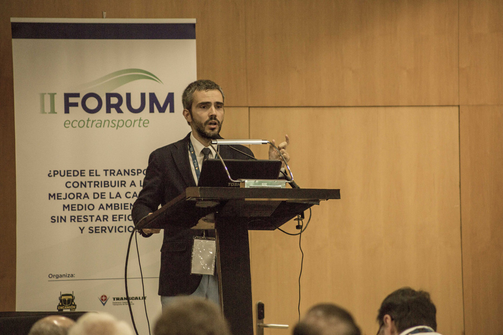 Fabricantes y administración pública en el II Fórum Ecotransporte