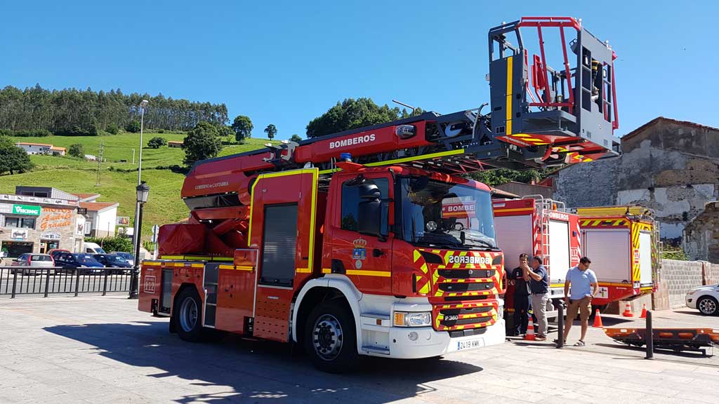 Nueva auto escala con chasis Scania