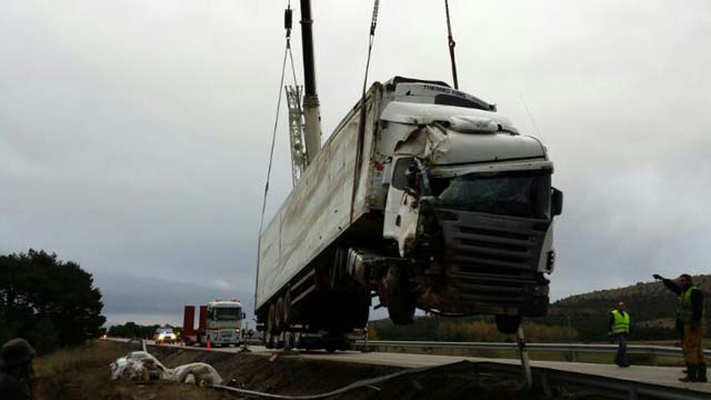 Los camioneros también sufren accidentes y son uno de los colectivos más interesados en que mejore la Seguridad Vial.