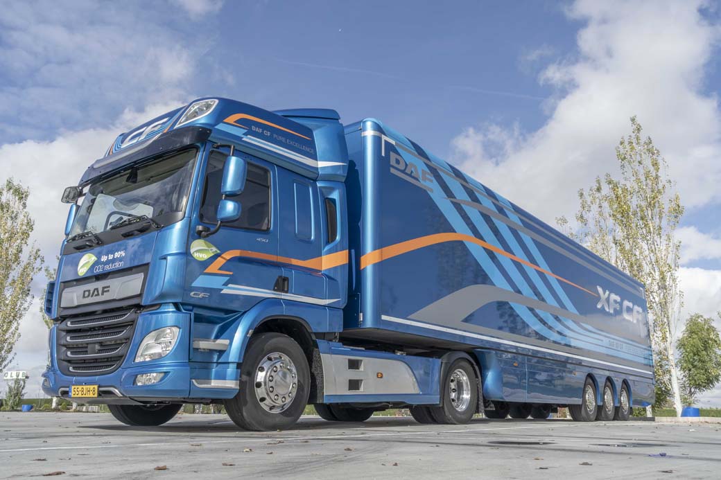 La tractora DAF CF 450 puede trabajar tanto en la distribución como en rutas de largo recorrido gracias a su versión de techo elevado Space Cab.