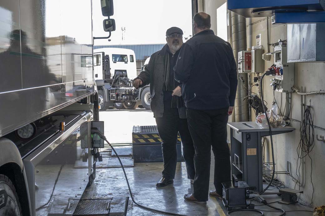 Un ingeniero de desarrollo de la gama eléctrica de MAN Truck & Bus nos puso al día de las particularidades de la conducción de este vehículo.