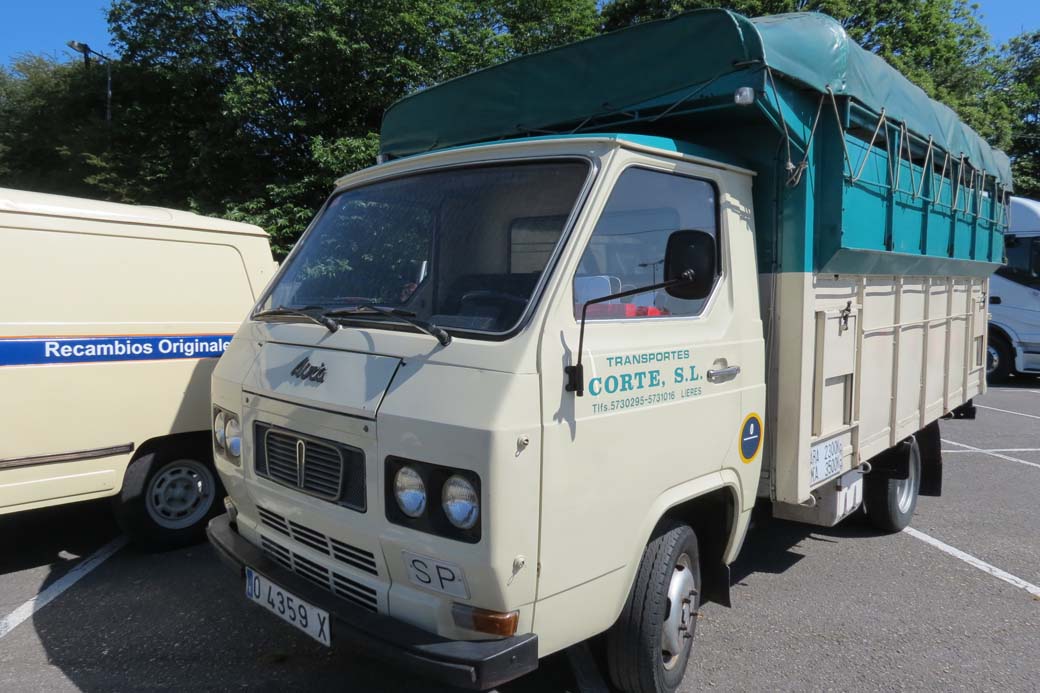 Camioneta Avia de 3.500 kilogramos, que con pocas modificaciones daría paso a la gama Trade de Nissan.