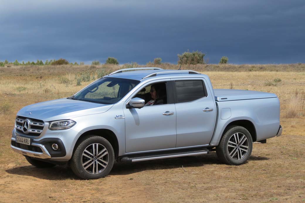 Con 258 CV y 550 Nm de par motor este pick up clase X de 3.250 kgs ofrece muy buenas prestaciones.