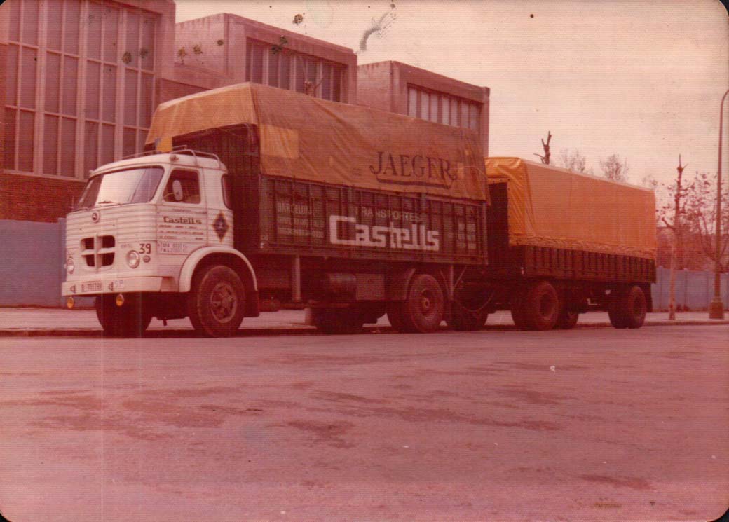 Los Europa 170 usados como tren de carretera para suministrar tableros Jaeger a FASA Renault.