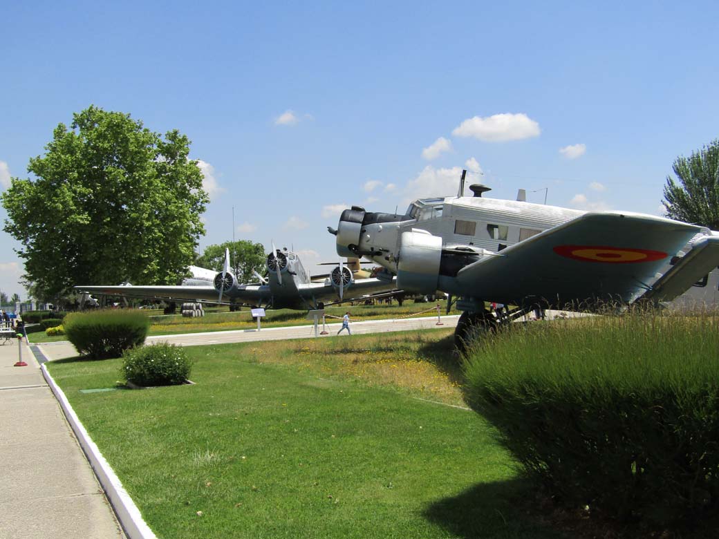 El CASA 352 se fabricó a partir de 1942, basado en la versión Junkers Ju 52 3m alemana, y se mantuvo en activo durante décadas.