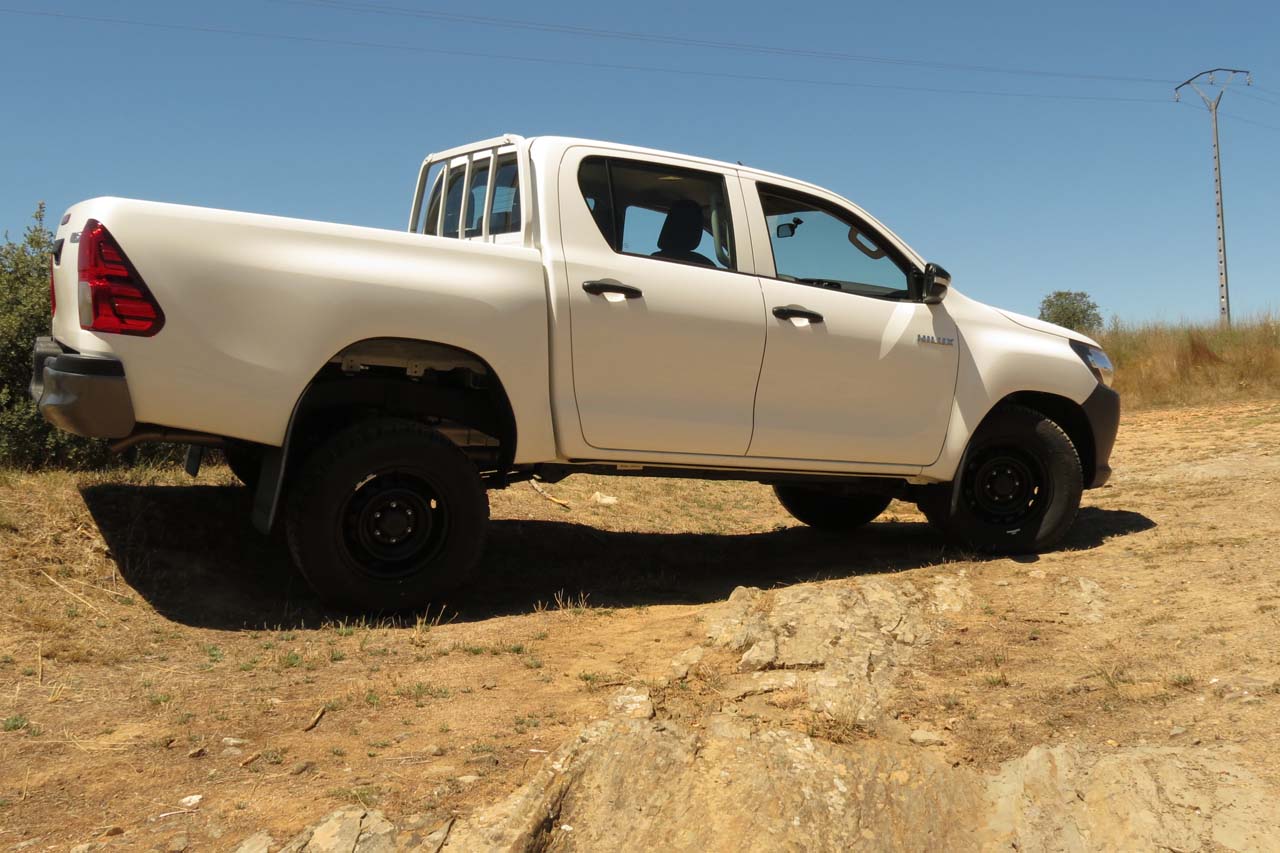 El Hilux de Toyota muestra una motricidad excelente a la que abandonamos el asfalto.