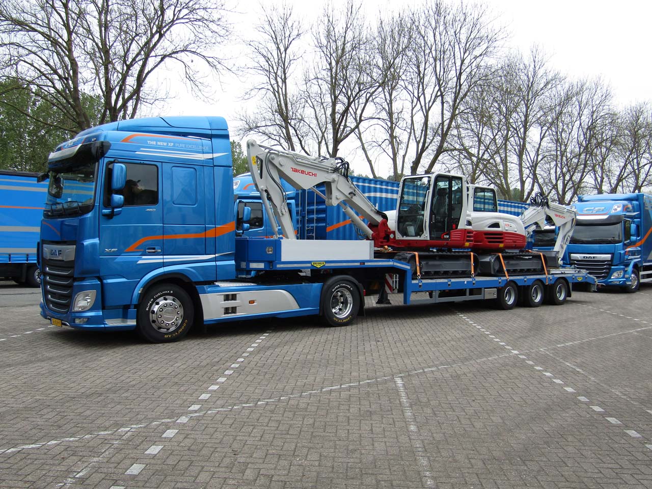 Este sería el equivalente actual al viejo DAF militar... En casi tres décadas se ha doblado la potencia y reducido el consumo.