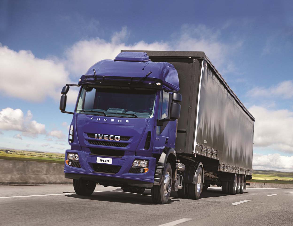 El Iveco Cursor equipa motores de 9 litros y hasta 330 CV y la cabina que en Europa equipan los Eurocargo.