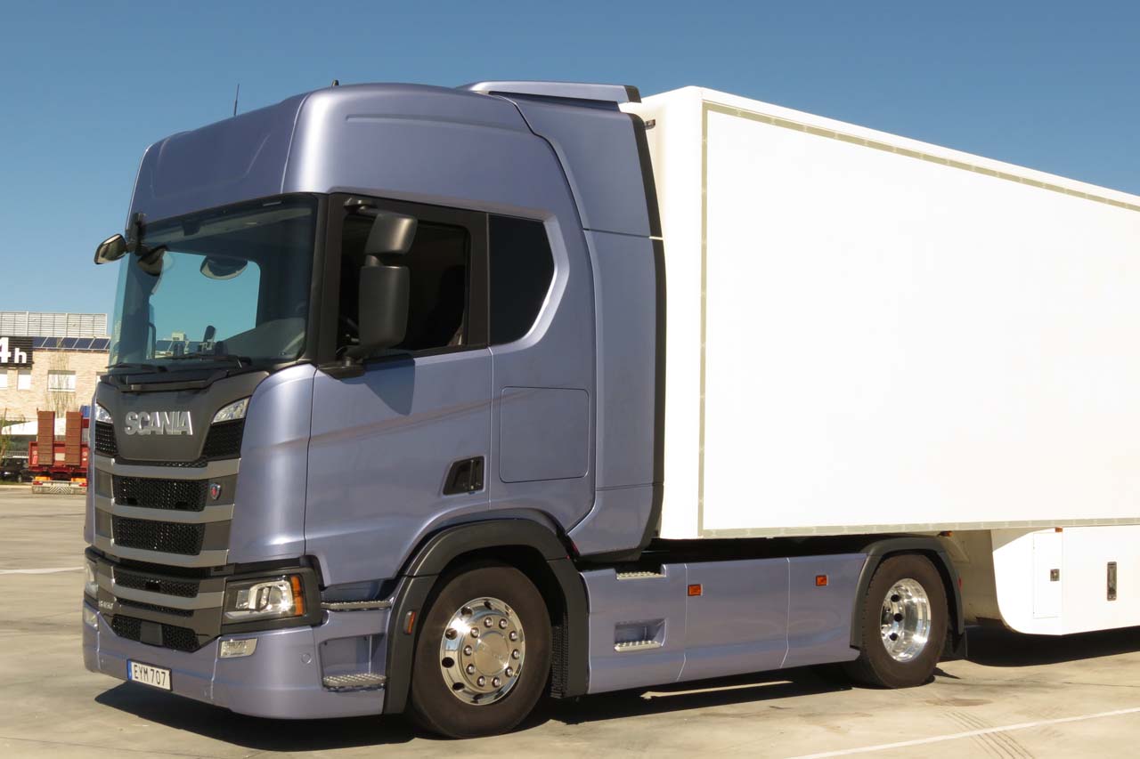 La nueva gestión electrónica del control de crucero obtiene la máxima eficiencia del combustible.