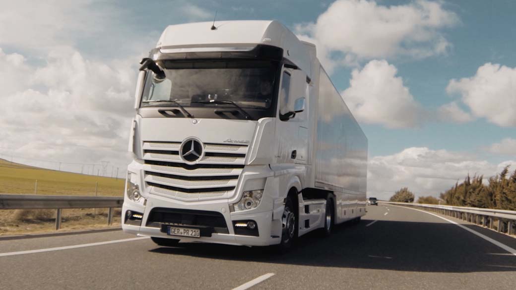 Este Actros con motor de 13 litros y 480 CV ofrece muy buenas prestaciones, más con el Top Torque de hasta 2.500 Nm.