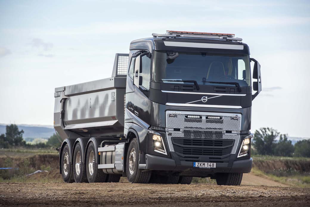 El Volvo FH16 750 también es posible encargarlo para formar trenes de carretera en minas de cielo abierto o para transportes especiales.