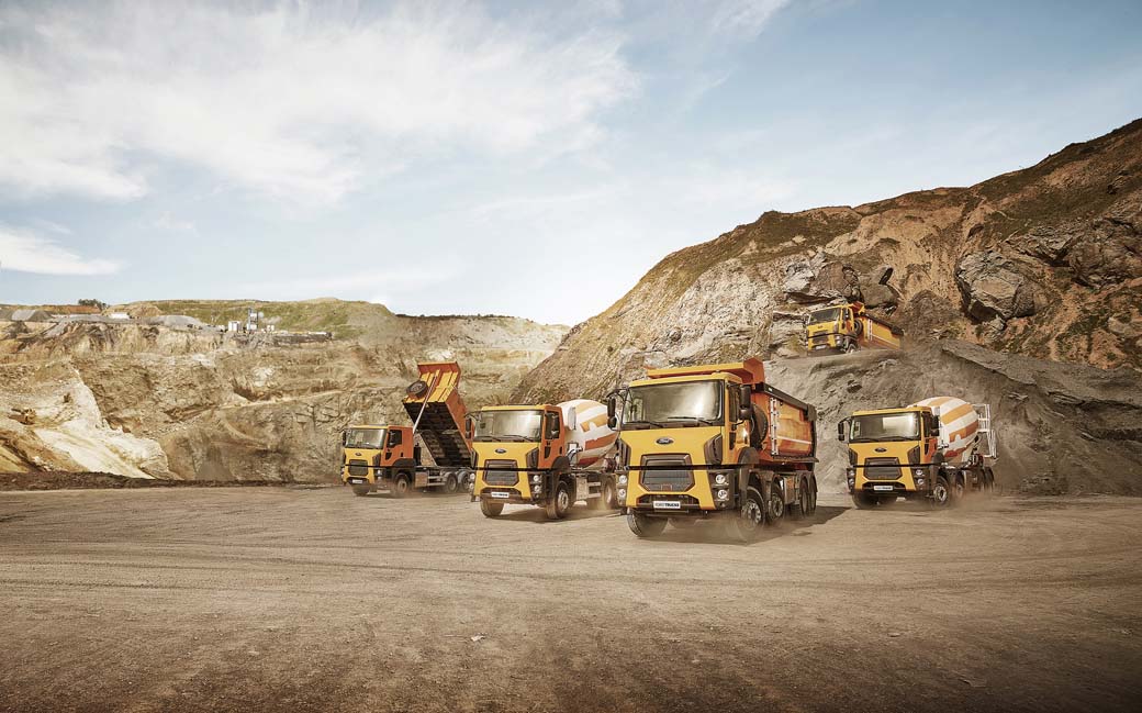 Ford Trucks ofrece una completa gama de camiones de obra, en chasis de dos, tres y cuatro ejes, con opción de carrozados de la propia fábrica.