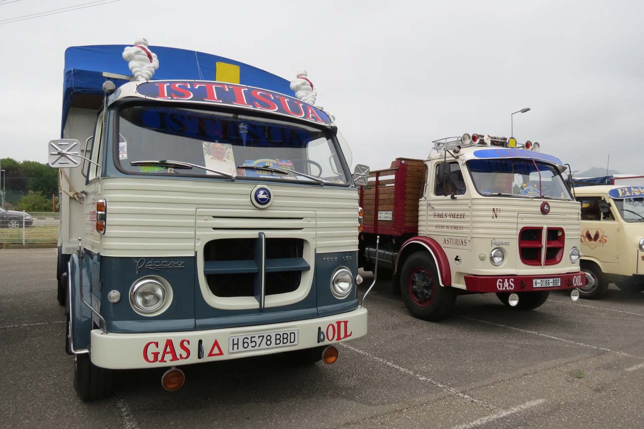 Dos ejemplos de Pegaso Comet, el primero en versión LDR con reductora.