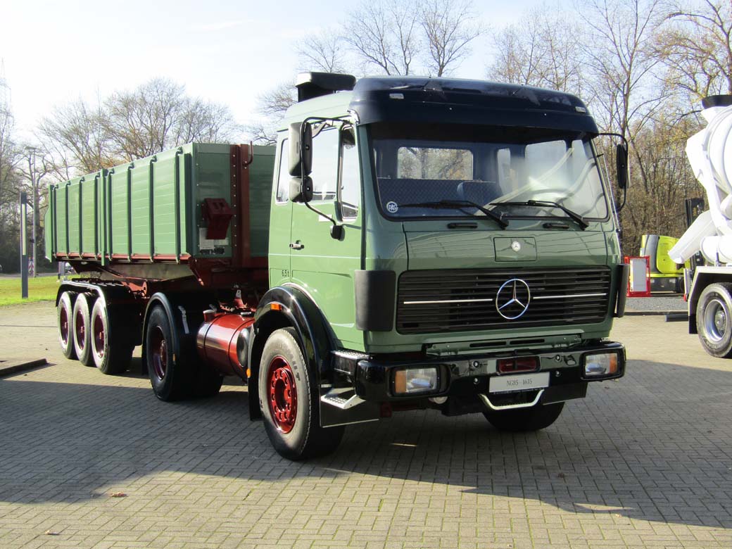 El Arocs continúa en el siglo XXI la larga tradición de los vehículos de obra Mercedes Benz en el pasado.