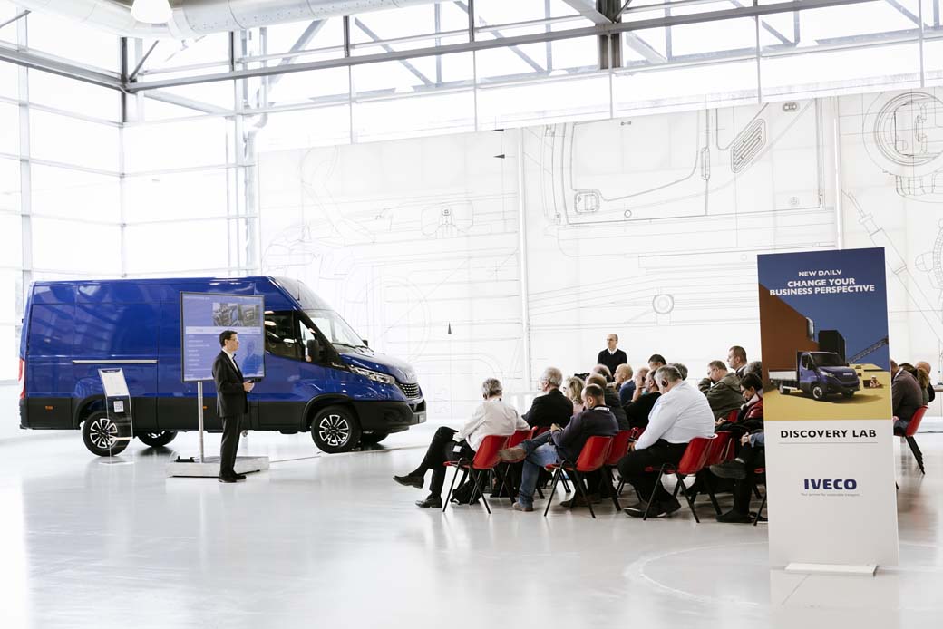 Los técnicos de IVECO realizaron un especial esfuerzo pedagógico por dar a conocer los sistemas electrónicos del New Daily 2019.