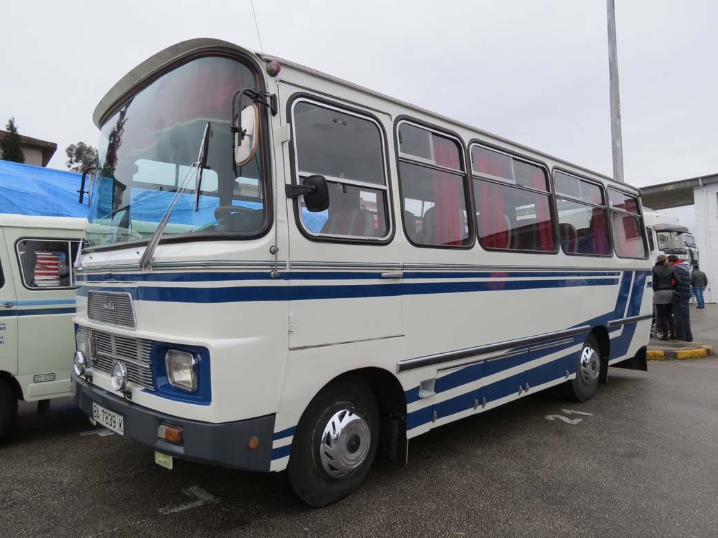 Los chasis de Avia también permitían crear prácticos microbuses con su mismo motor de origen Perkins.