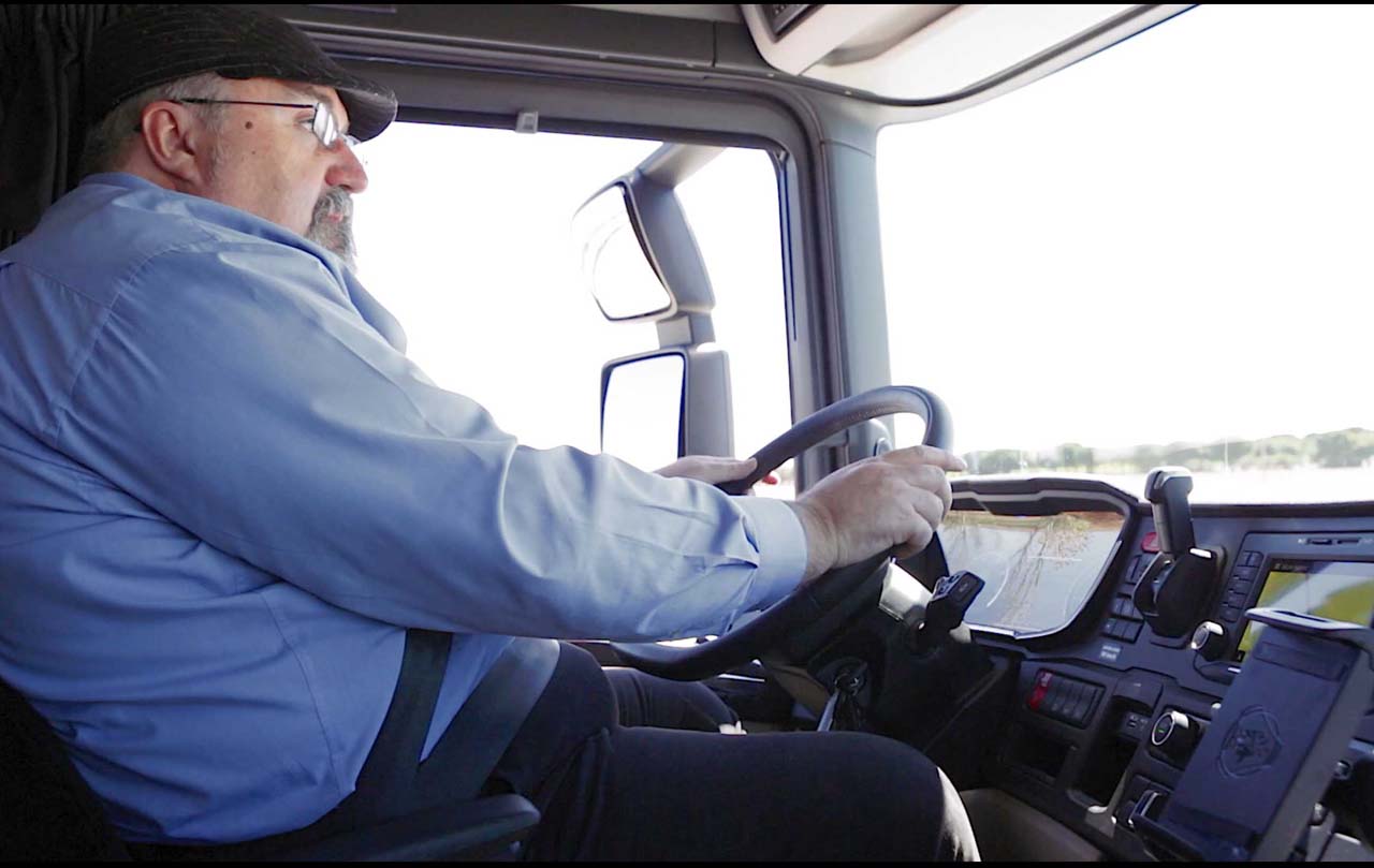 Para aprovechar la capacidad de ahorro de este camión Scania R debemos adaptarnos a la tecnología que equipa.