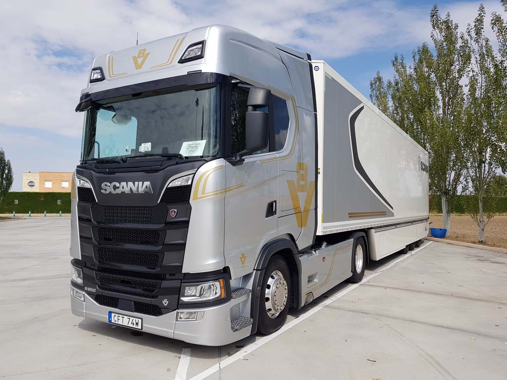 La zona de máximo par motor disponible y por tanto de máxima eficiencia en el Scania S 650 V8 se encuentra desde las 950 rpm hasta las 1.350 rpm.