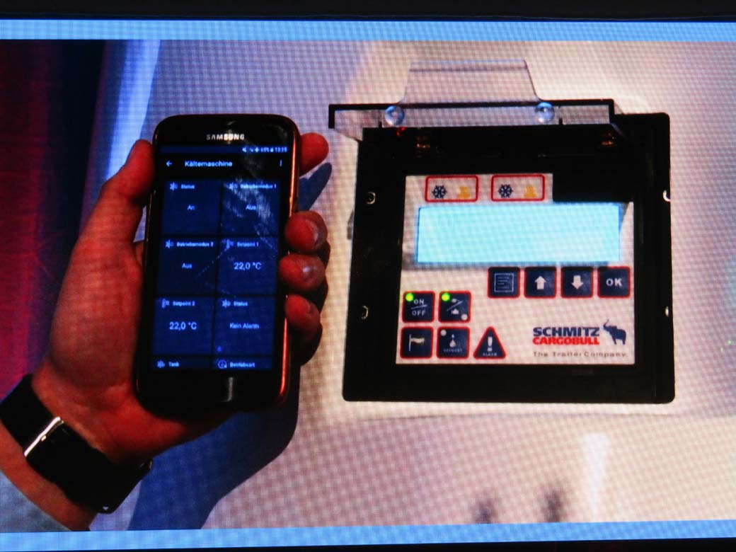 Desde el móvil controlamos todos los sistemas del remolque SKO Cool de Schmitz Cargobull mediante una app propia.