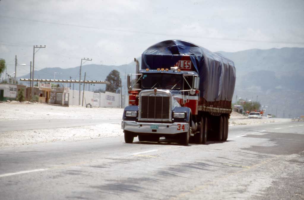 Kenworth W900