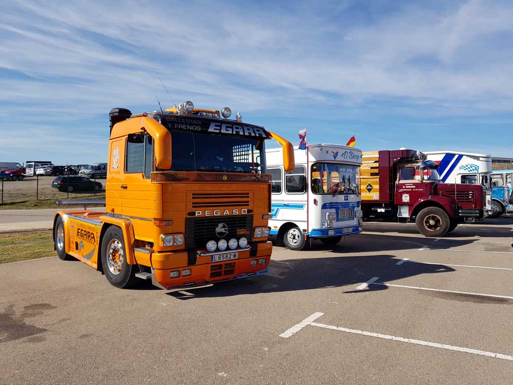 Concentración de clásicos de MotorLand Aragón