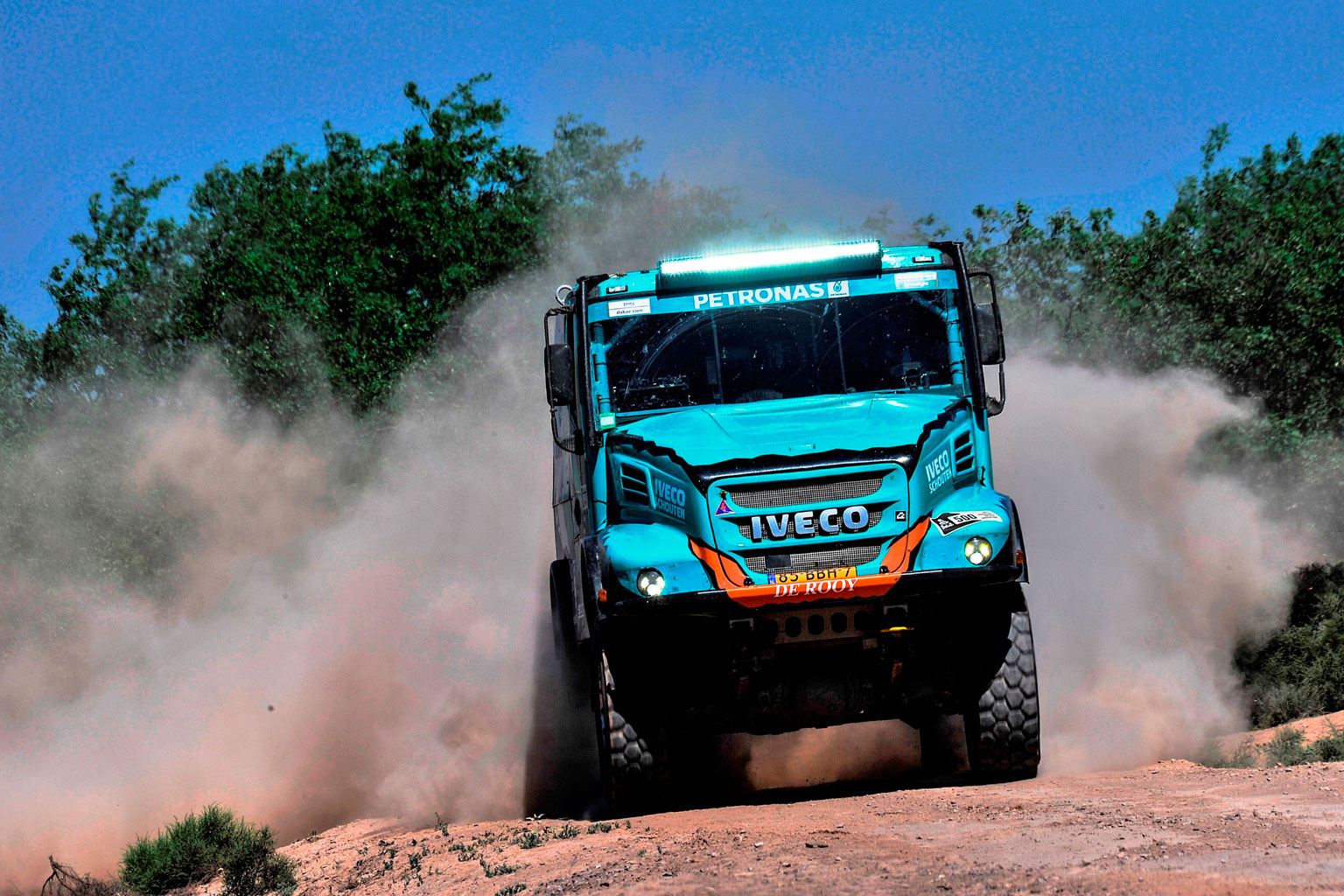 El Iveco participa en la Ruta de la Seda