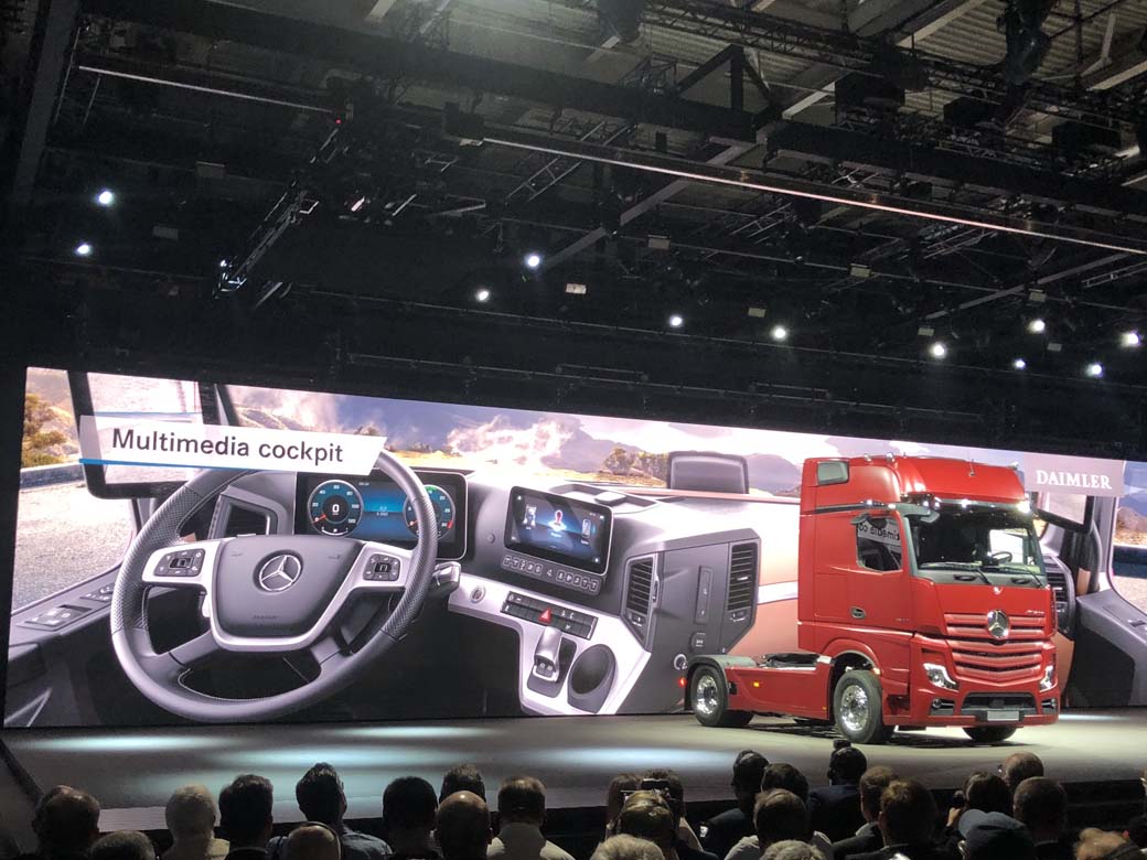 El nuevo Actros y su cabina digital fueron los grandes protagonistas de la exposición de Mercedes Benz.