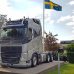 El Volvo FH con cabina XXL, la mayor de Volvo Trucks en Europa, queda pequeño junto al espectacular VNL 760 norteamericano.