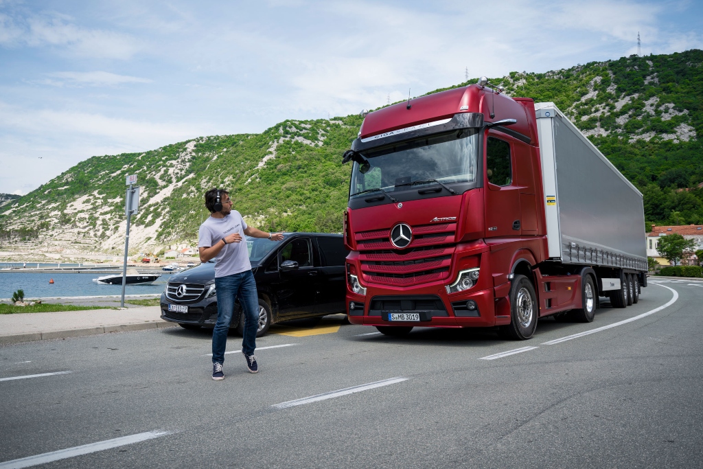 Seguridad en Mercedes-Benz Trucks