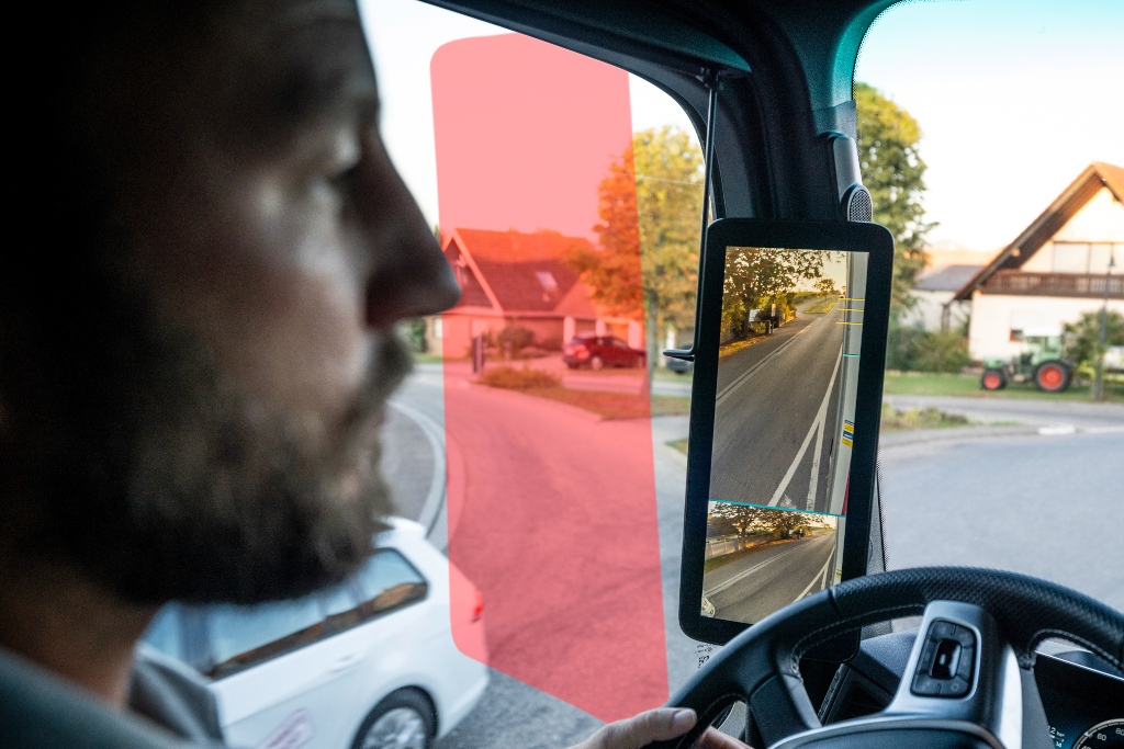 Seguridad en Mercedes-Benz Trucks