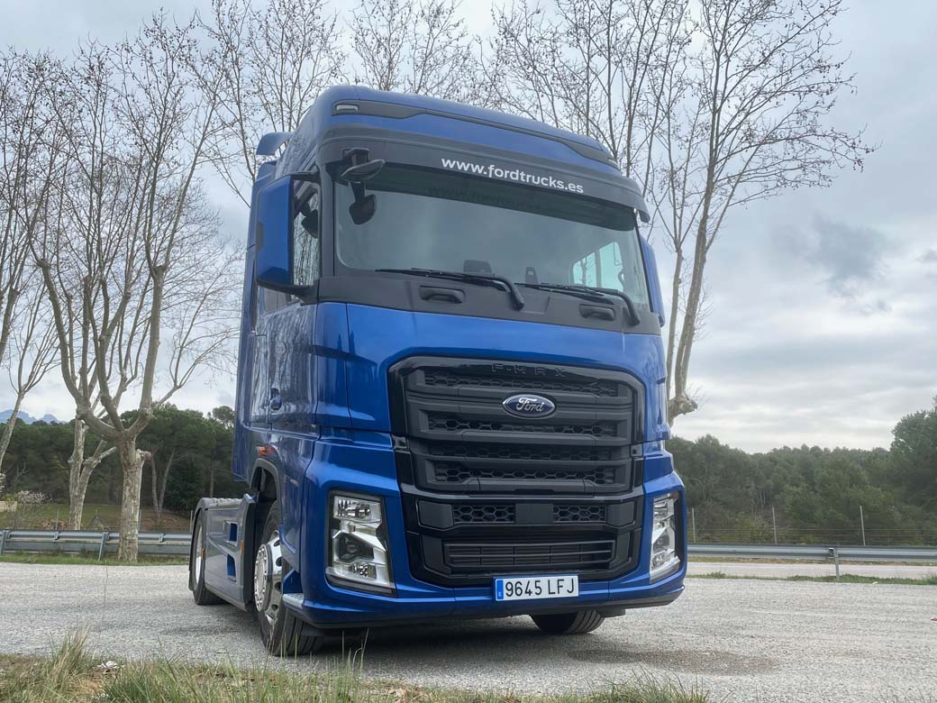 Ford Trucks ofrece el F-MAX en una versión casi única de máximo equipamiento.