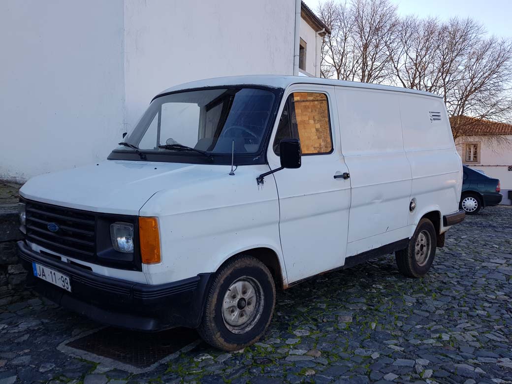 Furgoneta Ford Transit, cuya fabricación también pasó con los años desde Reino Unido a Turquía.