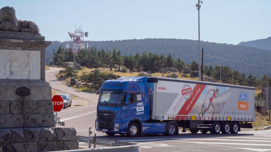 En el momento de coronar el Alto del León de la N-VI alcanzamos con el Ford F-MAX los 1.500 metros de altura sobre el nivel del mar.