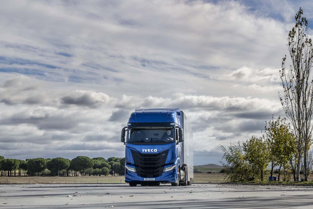 IVECO S-WAY NP 460 GNL una tractora de bajas emisiones.