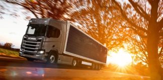 Los camiones Scania con paneles solares ahorran hasta un 20% de combustible Los camiones con paneles solares ahorran combustible