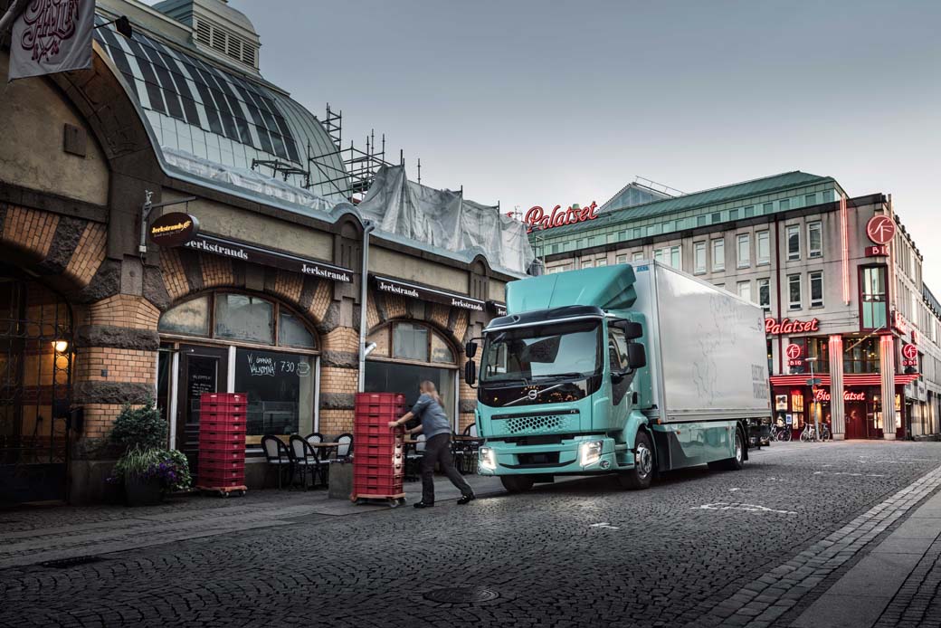 Volvo FL Electric un camión cero emisiones para el reparto urbano.