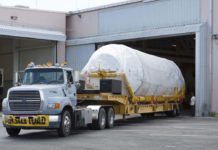 Los orígenes históricos de Ford Trucks (Parte 2ª) Tractora Ford Aeromax 6X4 de transportes especiales.