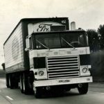 Tractora Ford W-1000 con motor turbina de gas en su gira de exhibición de 1968 por el Reino Unido.