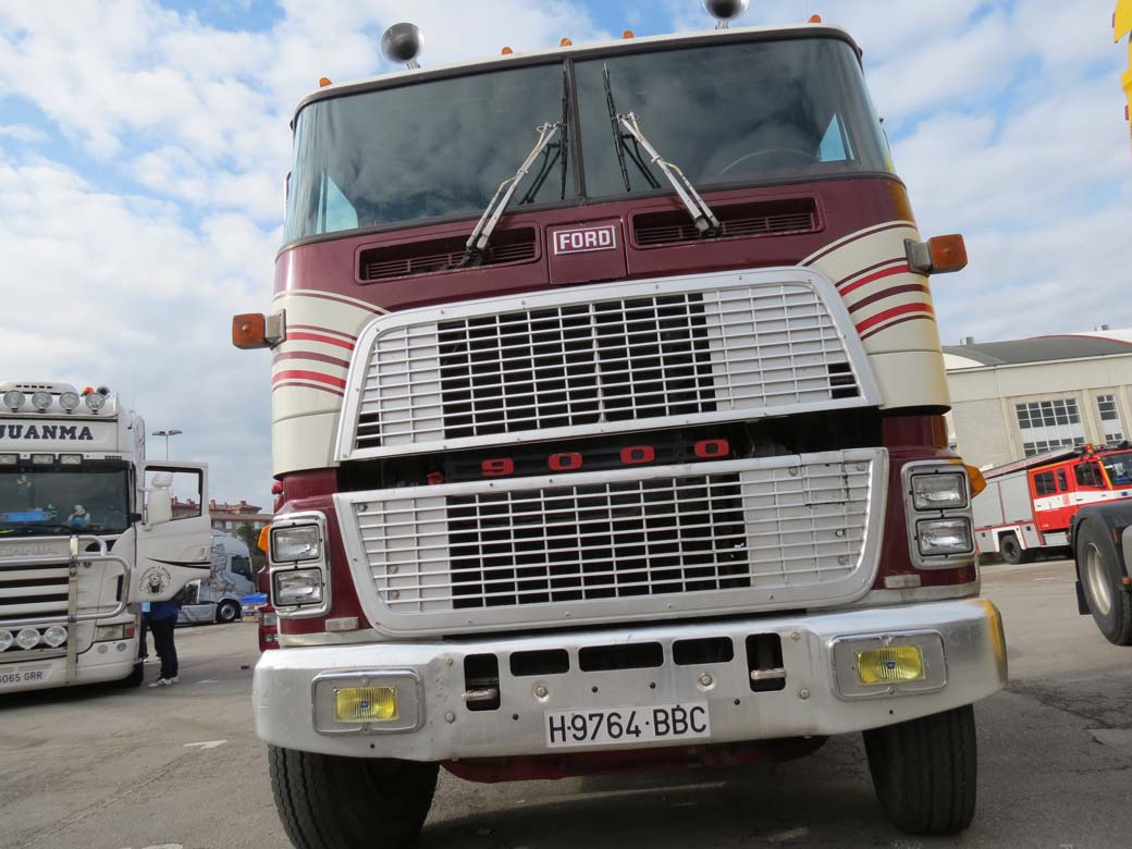 Ford CLT la versión COE, Cab Over Engine de los Ford Trucks pesados.