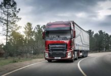 Gama Ford Trucks 2021 F MAX L mode Eco y Legacy 6X2 F-MAX L la nueva versión de Ford Trucks con mayor capacidad de gasóleo y modo ECO de máximo ahorro.