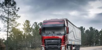 Gama Ford Trucks 2021 F MAX L mode Eco y Legacy 6X2 F-MAX L la nueva versión de Ford Trucks con mayor capacidad de gasóleo y modo ECO de máximo ahorro.