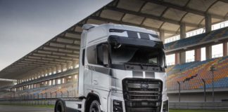 Edición Limitada F-MAX Blackline de Ford Trucks Edición Limitada de la tractora F-MAX Blackline de Ford Trucks.