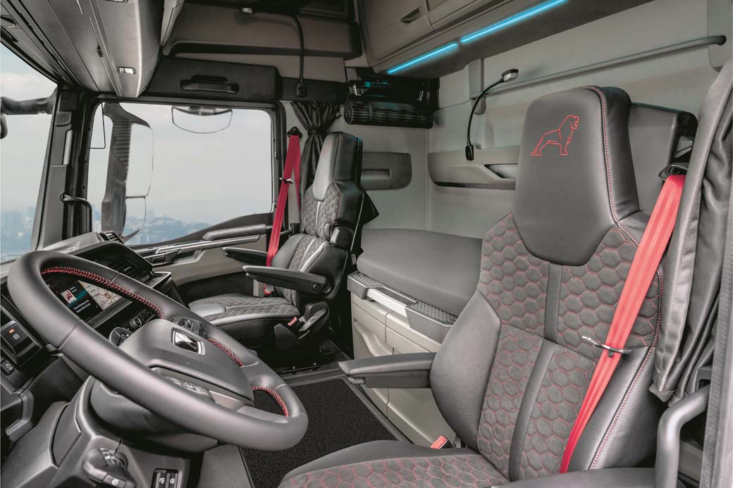 Interior de cabina MAN TGX Individual Lion S.